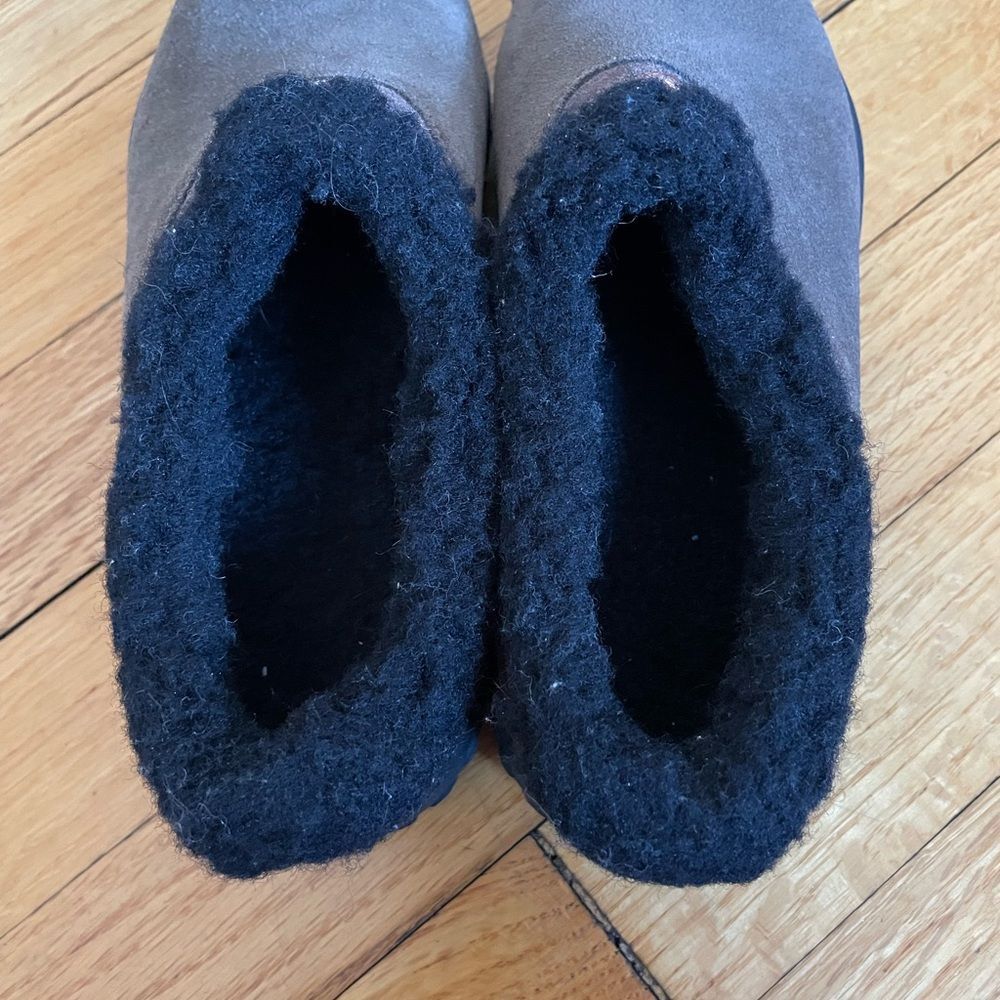 Brown Suede Slip-On Shoes with Black Fur Lining youth 1 - Picture 5 of 8